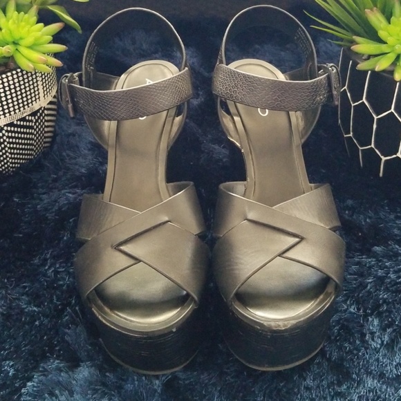 ALDO Platform Wedges - Picture 2 of 7